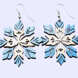 Leaf shaped crafted earring